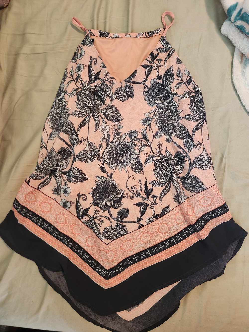 Floral Print Handkerchief Hem Cami Top - Peach & Black